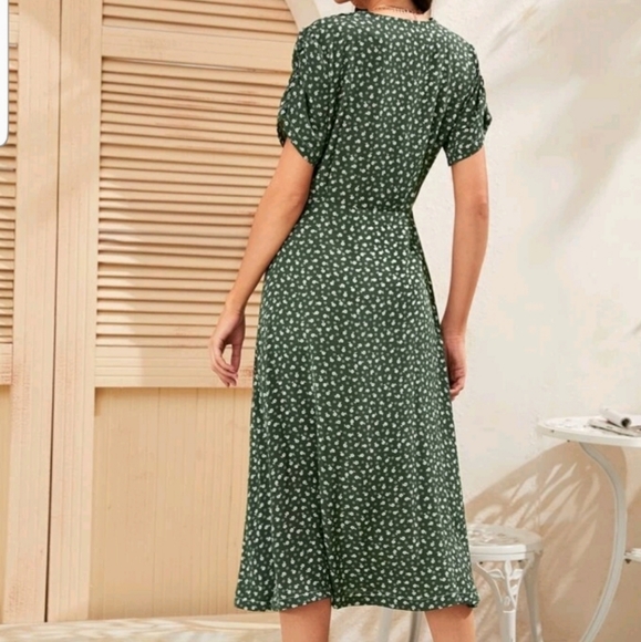 CLEAR OUT CLOSET PRICE DROPPED AND FIRM EVERTHING MUST GO - Picture 5 of 5